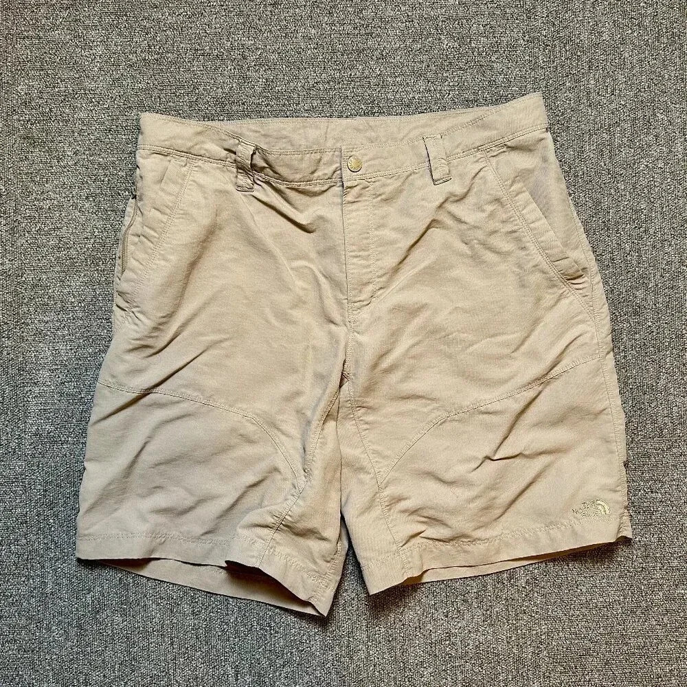 The North Face Khaki Cargo Hiking Outdoor Short in Men's 40